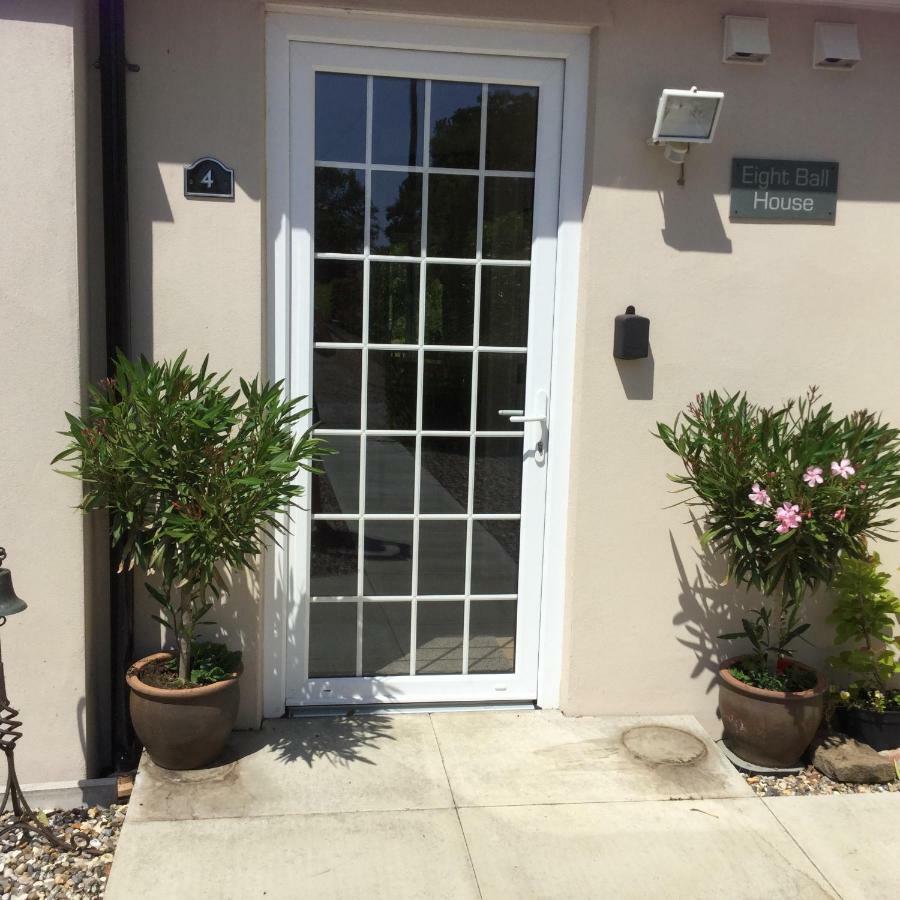 Eight ball house Southburgh Exterior foto